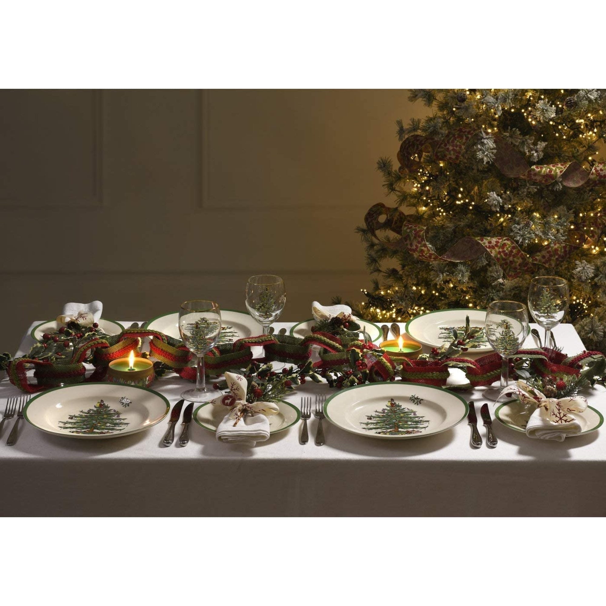 Spode Christmas Tree Melamine Round Platter - 14 Inch Shatterproof Serving Plate for Holiday Meals, Holiday Party - Festive Tableware for Indoor & Outdoor Use, Dishwasher Safe Christmas Dinnerware