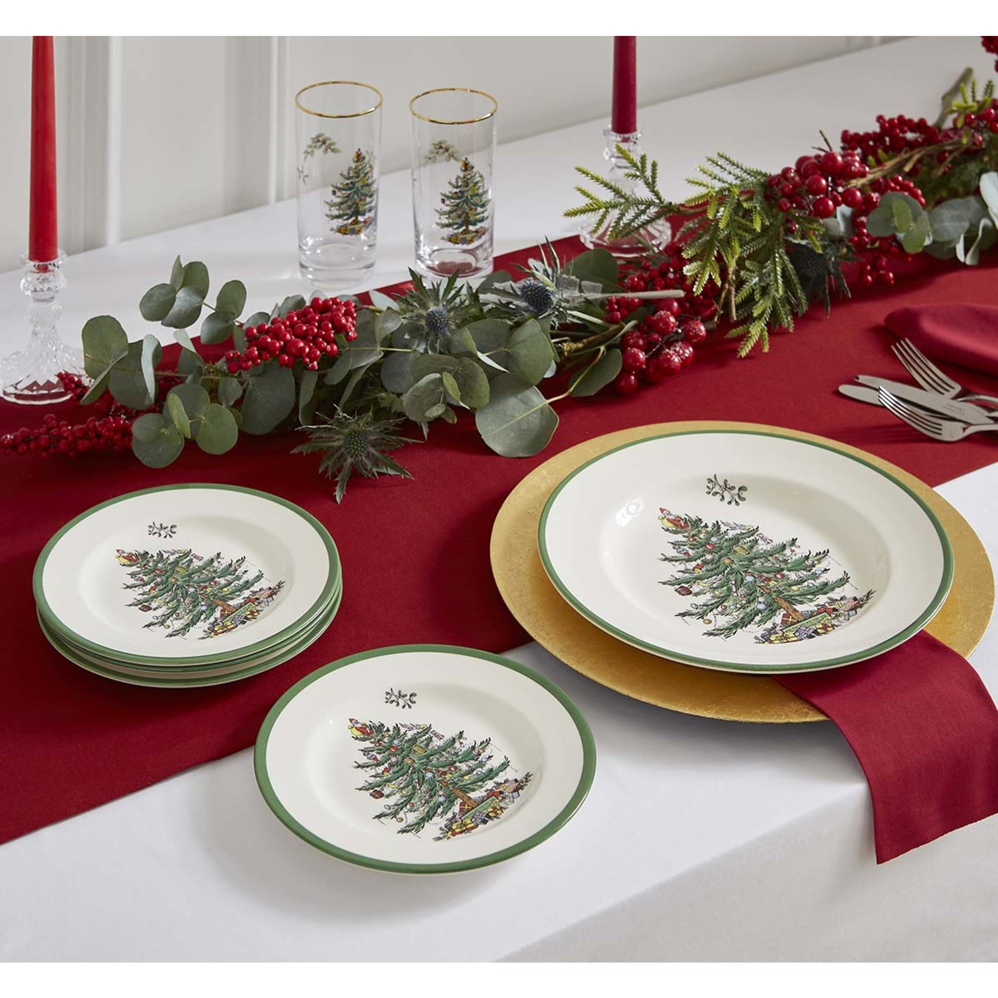 Spode Christmas Tree 8 Inch Salad Plates, Set of 4 - Holiday Earthenware Tableware Gift, Festive Small Dinner Plate for Sides, Appetizers, Starters - Made in England, Dishwasher, Oven, Microwave Safe