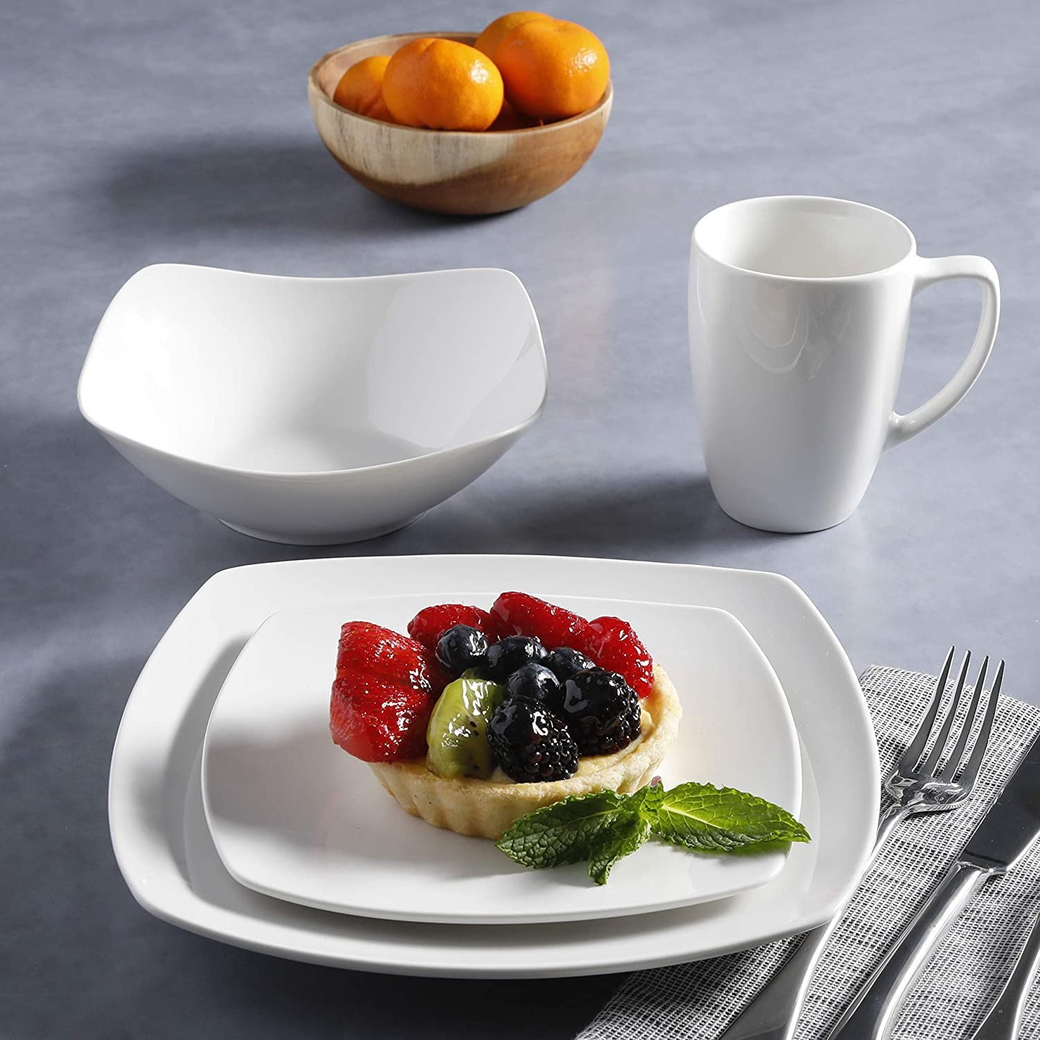 Gibson Home Zen Buffet 16-Piece Porcelain Dinnerware Set, Square Plates & Bowls, Service for 4, White